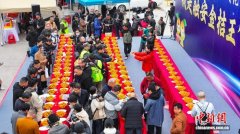 广西融安举行金桔王争霸赛 “果王”拍出3.3万元高价